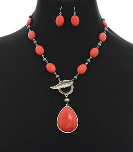Red Feather Necklace Set